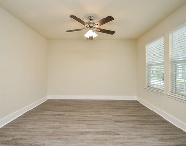 3935 Federal Lane - Photo Thumbnail 4