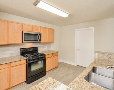 3935 Federal Lane - Photo Thumbnail 11