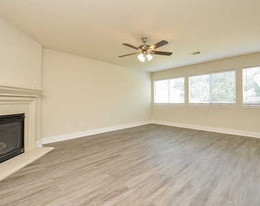 3935 Federal Lane - Photo Thumbnail 7