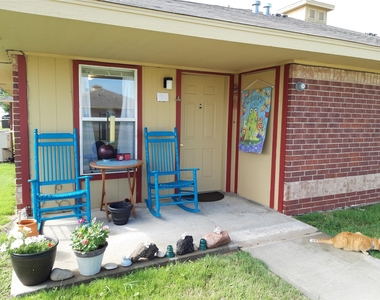 1400 W Sommerville St - Photo Thumbnail 4