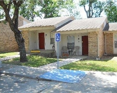 700 Piner Street - Photo Thumbnail 1