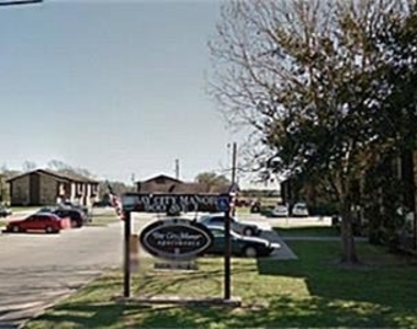 900 Avenue J - Photo Thumbnail 1