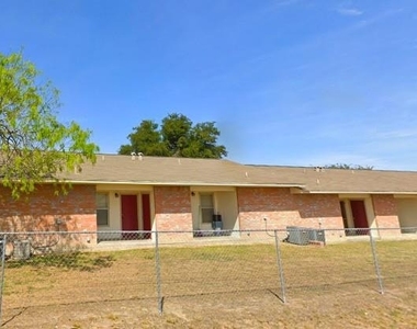 2300 Alamo St - Photo Thumbnail 2