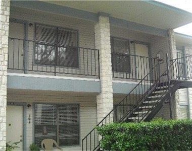 200 Riverview Drive - Photo Thumbnail 2