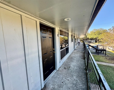 2201 N Grand Boulevard - Photo Thumbnail 2