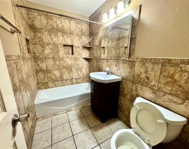 2201 N Grand Boulevard - Photo Thumbnail 7