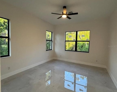 2145 Redmond Street - Photo Thumbnail 5