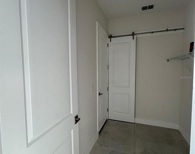 2145 Redmond Street - Photo Thumbnail 10