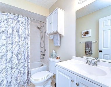13870 Oakwood Lane - Photo Thumbnail 24