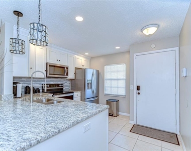 13870 Oakwood Lane - Photo Thumbnail 3