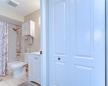 13870 Oakwood Lane - Photo Thumbnail 23