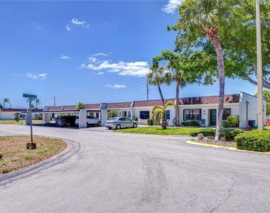 13870 Oakwood Lane - Photo Thumbnail 37