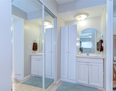 13870 Oakwood Lane - Photo Thumbnail 19