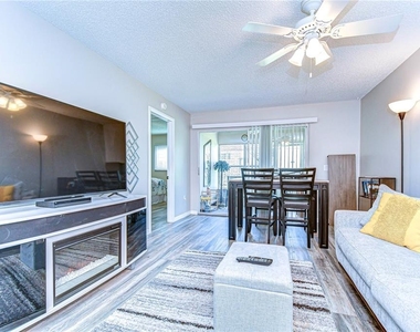 13870 Oakwood Lane - Photo Thumbnail 11