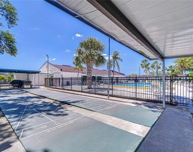 13870 Oakwood Lane - Photo Thumbnail 32
