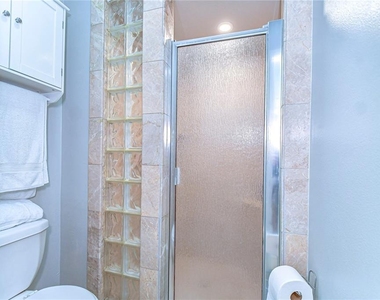 13870 Oakwood Lane - Photo Thumbnail 20