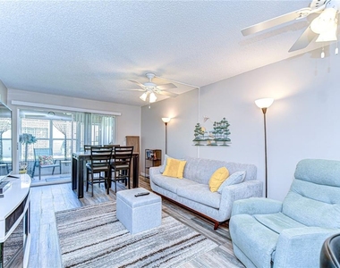 13870 Oakwood Lane - Photo Thumbnail 9