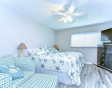 13870 Oakwood Lane - Photo Thumbnail 18