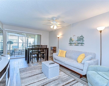 13870 Oakwood Lane - Photo Thumbnail 12