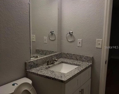 355 Weathersfield Avenue - Photo Thumbnail 11