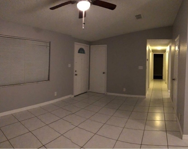 355 Weathersfield Avenue - Photo Thumbnail 2