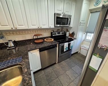 1400 Tarpon Center Drive - Photo Thumbnail 4