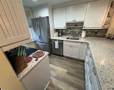 1400 Tarpon Center Drive - Photo Thumbnail 5
