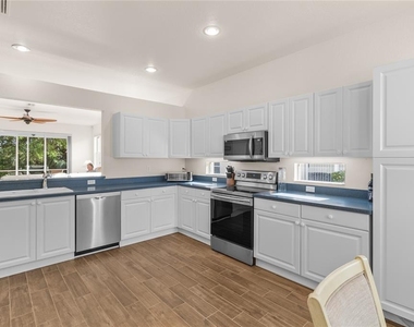 1937 Scarlett Avenue - Photo Thumbnail 9