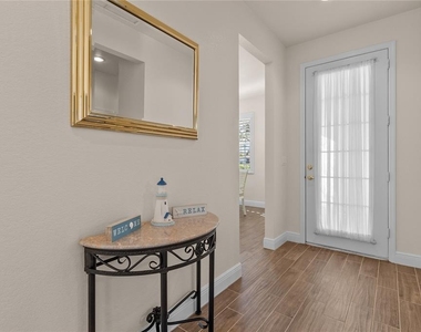 1937 Scarlett Avenue - Photo Thumbnail 2