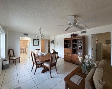 19 Whispering Sands Drive - Photo Thumbnail 7