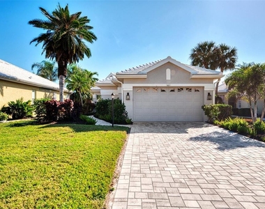 561 Fallbrook Drive - Photo Thumbnail 3