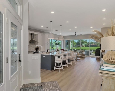 561 Fallbrook Drive - Photo Thumbnail 6