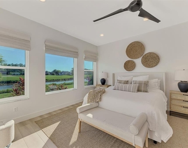 561 Fallbrook Drive - Photo Thumbnail 27