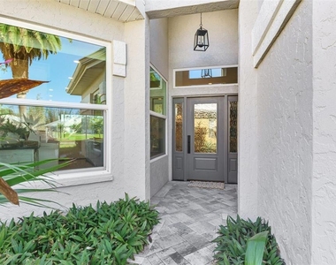 561 Fallbrook Drive - Photo Thumbnail 5
