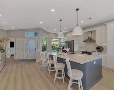 561 Fallbrook Drive - Photo Thumbnail 14