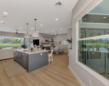 561 Fallbrook Drive - Photo Thumbnail 11
