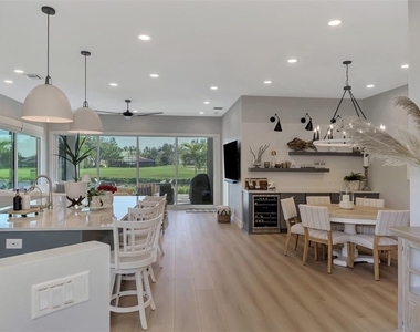 561 Fallbrook Drive - Photo Thumbnail 8