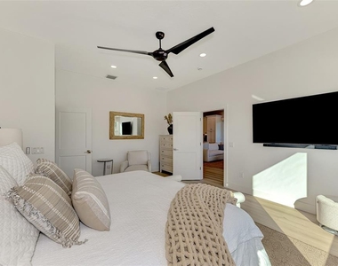 561 Fallbrook Drive - Photo Thumbnail 30
