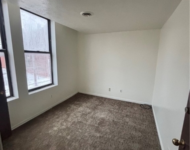 570 Miller Avenue - Photo Thumbnail 2