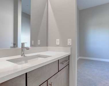 4778 Outlook Peak Street - Photo Thumbnail 34