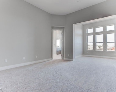 4778 Outlook Peak Street - Photo Thumbnail 47