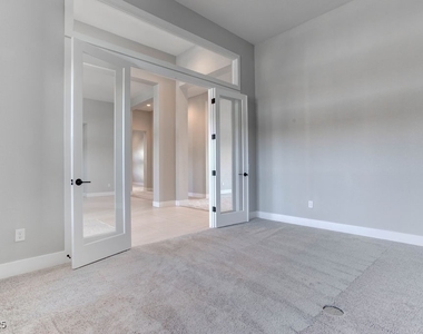 4778 Outlook Peak Street - Photo Thumbnail 3