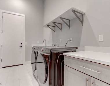 4778 Outlook Peak Street - Photo Thumbnail 45