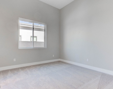 4778 Outlook Peak Street - Photo Thumbnail 35