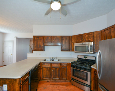 5460 Hampton Court - Photo Thumbnail 18