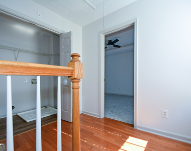 5460 Hampton Court - Photo Thumbnail 25