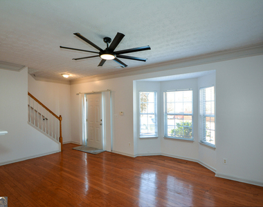 5460 Hampton Court - Photo Thumbnail 5