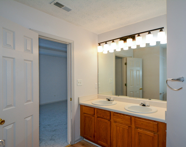 5460 Hampton Court - Photo Thumbnail 34