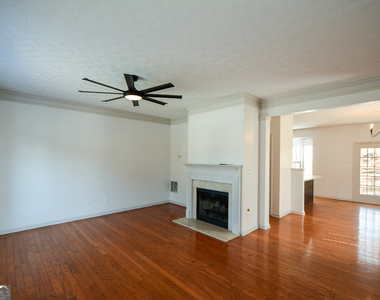 5460 Hampton Court - Photo Thumbnail 3