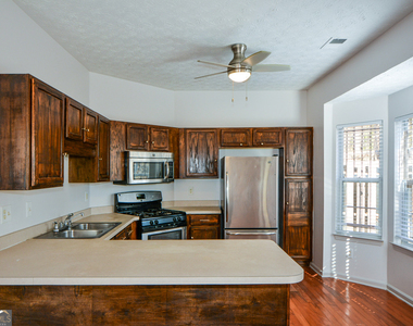 5460 Hampton Court - Photo Thumbnail 16